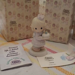 Precious Moments Birthday Wishes with Hugs and Kis